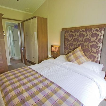 The Springs Lakeside Holiday Park Fladbury Room photo